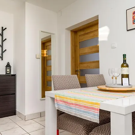 Apartment House Rosa *
