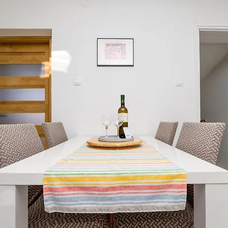 Apartment House Rosa *