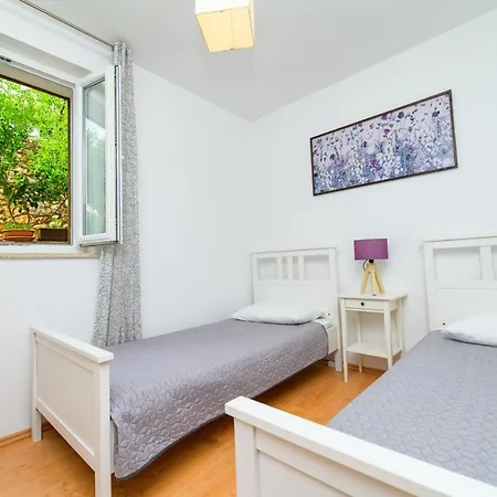 House Rosa Apartment *