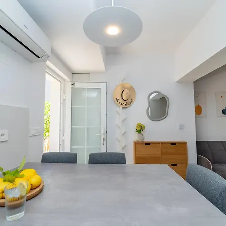 House Rosa Daire *