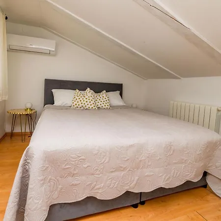 Apartman House Rosa